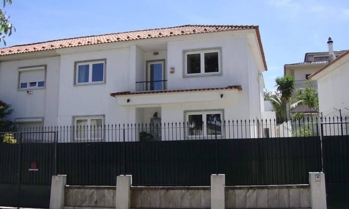 Falca Villa | Lx villa,15m to downtown,14 ppl,private heatable pool and lift