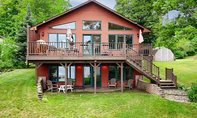 South Range Cabin | Lyman Fireside Lake House with Game Room