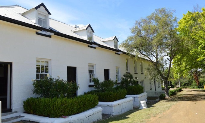 Pontville Bed & Breakfast | Lythgo's Row Colonial Cottages