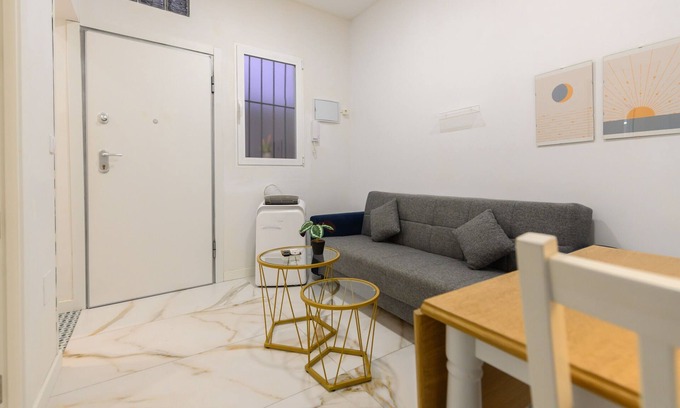 Embajadores Apartment | M Ama4115 C Oacute Modo Apartamento de un Dormit