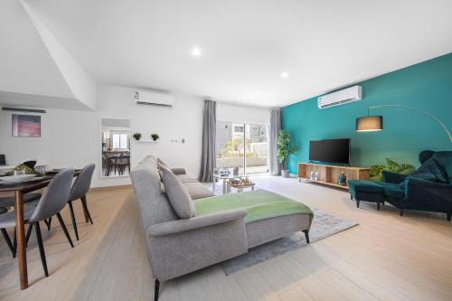 King Abdul Aziz Road Villa | Mabaat - White Pearl Al Basatin - 600