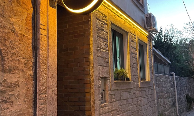 Ayvalik City Center House | Macaron Midi House