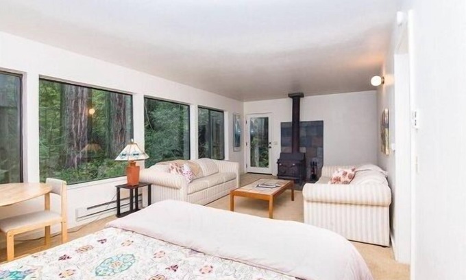 Sea Ranch House | Madrone Meadow 5 Bedroom Home by RedAwning
