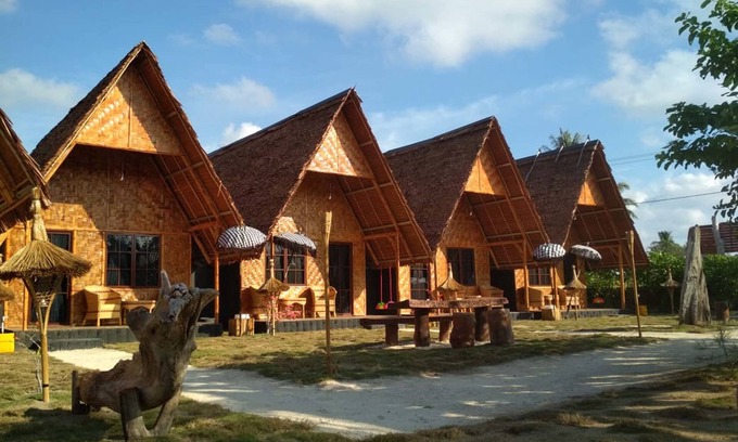 Bintan Bed & Breakfast | Madu Tiga Beach & Resort