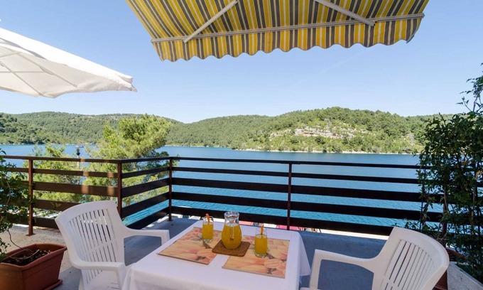 Polace Apartment | Maestral Studio with Terrace and Sea View