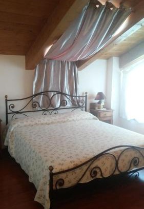 Venasca House | Maggiociondolo