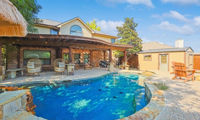 Cedar Hill House | Magical 5BR W Pool+Hot Tub, Lake, Basketball Court