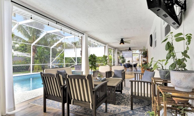 North River Shores House | Magical pool house in Stuart!