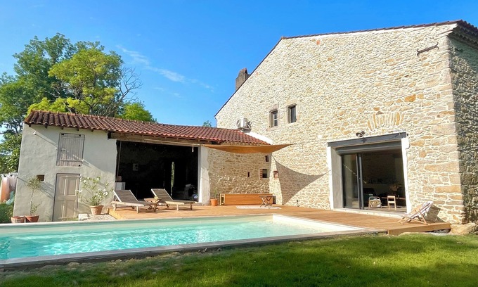 Castres Other | Magnificent 18th century farmhouse, perfectly quiet, in the middle of fields.