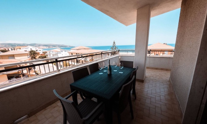 Marina di Strongoli Apartment | Magnificent Apartment thirty meters from the sea