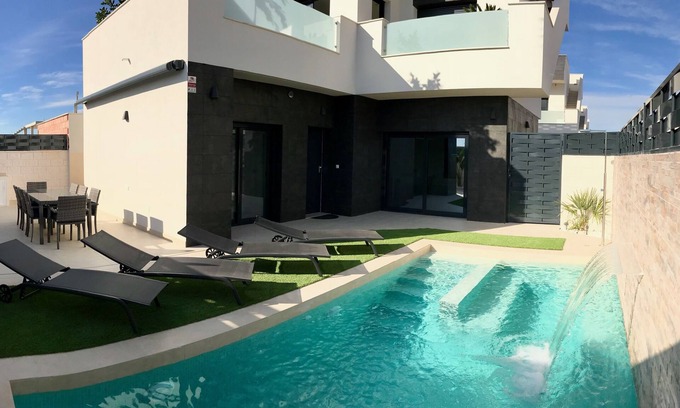 Benijofar Villa | Magnificent modern villa with private heated jacuzzi pool with mountain views