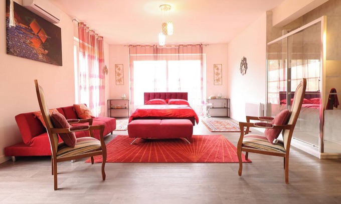 Vierzon Bed & Breakfast | Magnificent suite in a splendid upmarket gîte