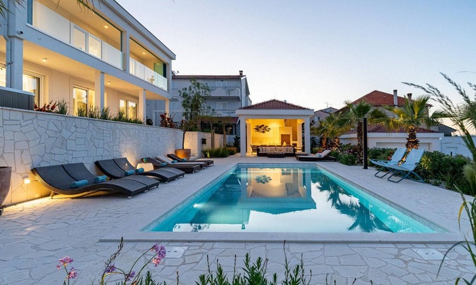 Dobropoljana House | Magnificent Villa Due on the island of Pa.