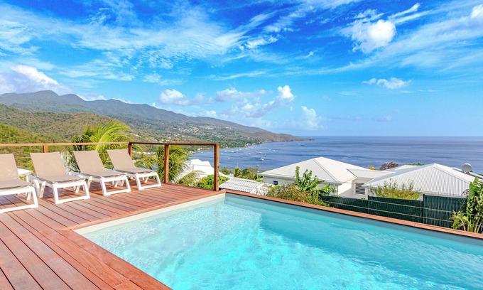 Malendure Villa | Magnificent villa with sea view and salt pool