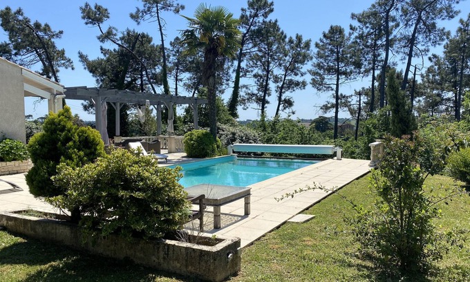 Leojac Villa | Magnifique Villa Avec Piscine à Débordement et vue Imprenable