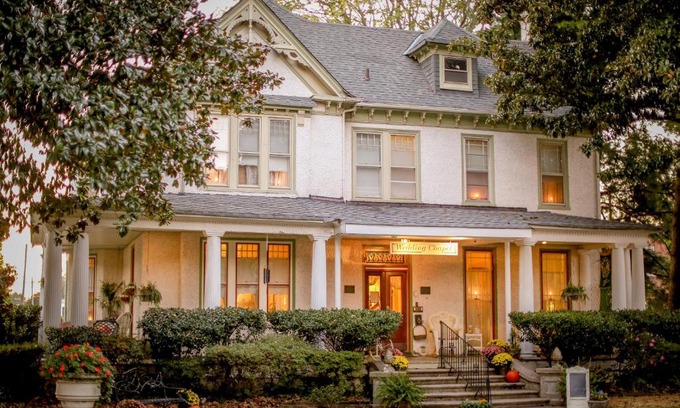 Downtown Bed & Breakfast | Magnolia House Inn