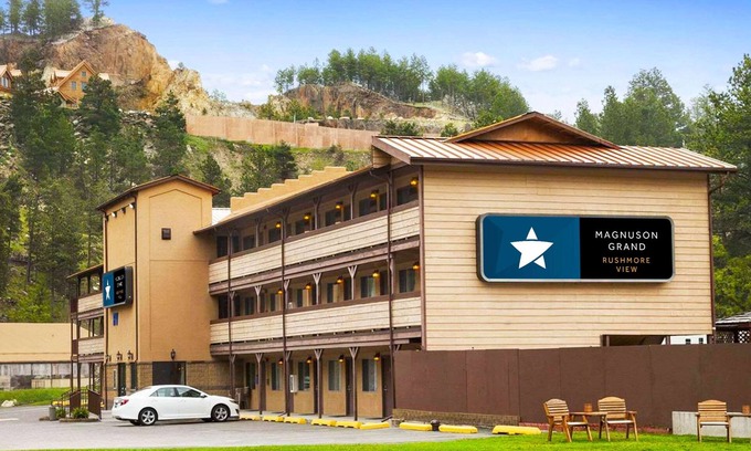 Keystone Hotel | Magnuson Grand Rushmore View