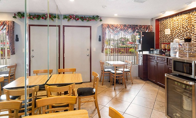 Bayshore Gardens Hotel | Magnuson Hotel Bradenton