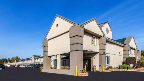 Romulus Hotel | Magnuson Hotel Detroit Airport