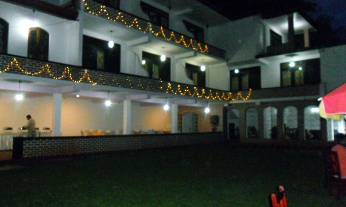 Tennekumbura Hotel | Mahaweli Regent Hotel