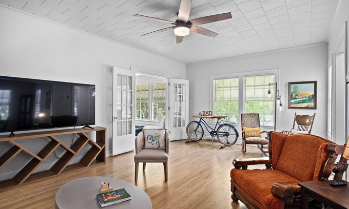 Laurel House | Main House at Mason Park across from Laurel's Dog Park