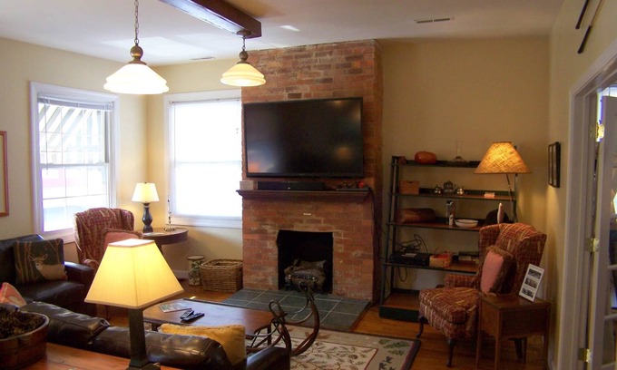 Hot Springs Apartment | Main Street Apartment in the Heart of Hot Springs!