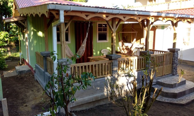 Calibishie House | Mainroad Suite