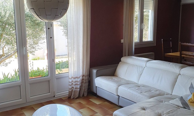 Saint-Saturnin-les-Avignon House | Maison Centre Village Impasse Calme. . 20 mns D'avignon 25 mn Cavaillon