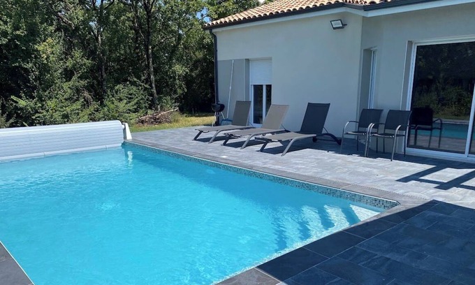 Montcabrier Villa | Maison à la Campagne, Proche des Bastides et Châteaux. Idéal Pour les Familles