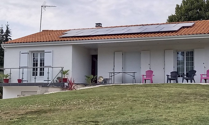Pessines House | Maison à Proximité de Saintes et de Royan