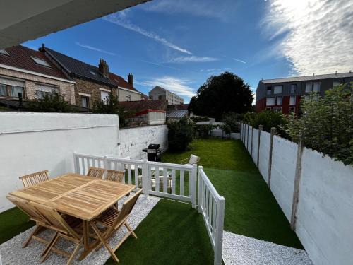 Saint-Pol-sur-Mer House | Maison 3 chambres à 10 minutes du port et de la plage
