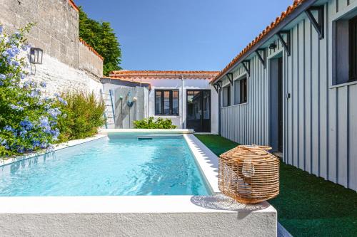 Le Chateau-d'Oleron House | Maison 4 chambres avec piscine
