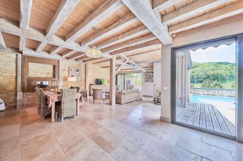 Saint-Amand-de-Coly Villa | Maison 5 étoiles luxe 6p piscine privée chauffée Lascaux