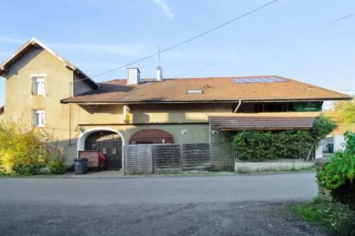 Echenans House | Maison accueillante avec jardin proche d'Échenans.