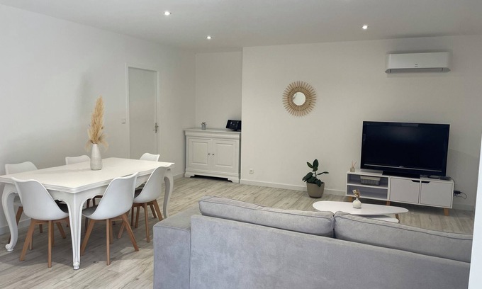 Labruguiere House | Maison Avec Jardin + Terrasse