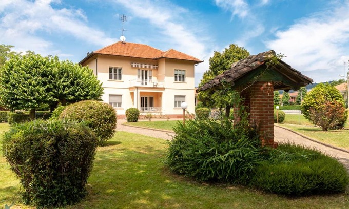 Aglie Apartment | Maison Cècile Appartamento in villa. Host Marianna