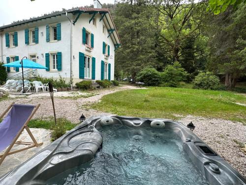 Gerardmer House | Maison chaleureuse avec cheminée bord de rivière