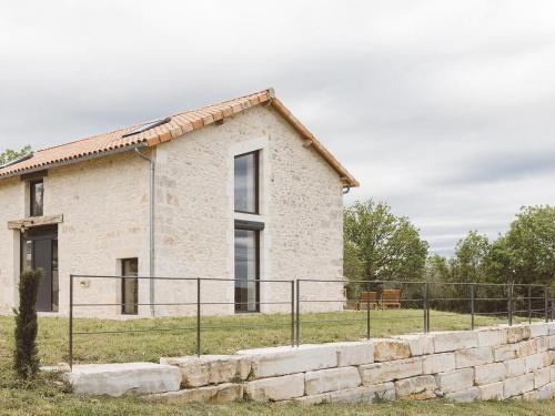 Sorges-et-Ligueux-en-Perigord House | Maison climatisée avec terrasse et Wi-Fi, animaux admis, proche Périgord Vert - FR-1-616-391