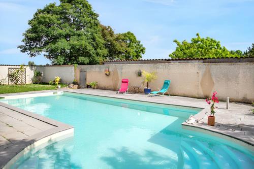 Duravel House | Maison confortable à Duravel avec piscine partagée