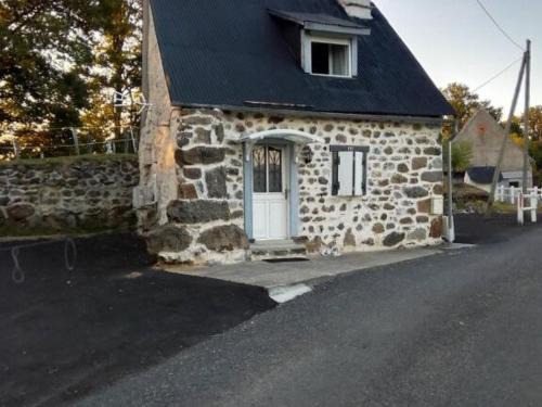 Cros House | Maison de charme à Cros - 3 pers, Parc des Volcans - FR-1-814-133
