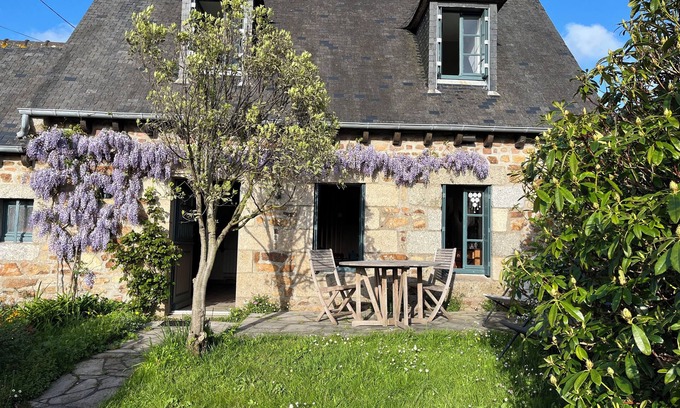 Loguivy House | Maison de Charme à Loguivy de la Mer - Garden and Terrace À Deux Pas des Plages