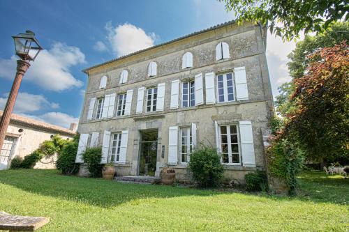 Nerac House | Maison de Maître avec Grand Parc arboré clos de murs