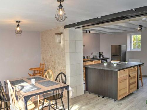 Chedigny House | Maison de plain-pied, cour et jardin privé, proche sites touristiques, idéale familles ou amis - FR-1-381-480