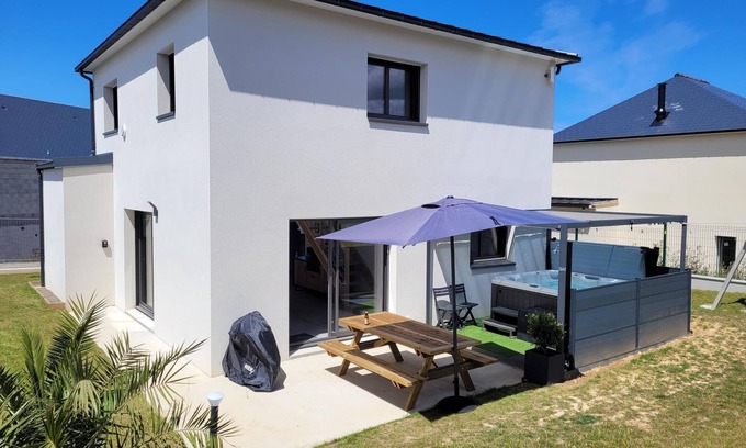 Saint-Alban House | Maison de Vacances à Proximité de la mer Avec SPA