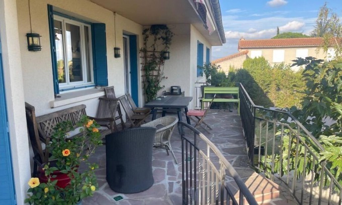 Carcassonne House | Maison de Ville Avec Piscine, Jardin, Terrain de Boule, Salle de Jeux