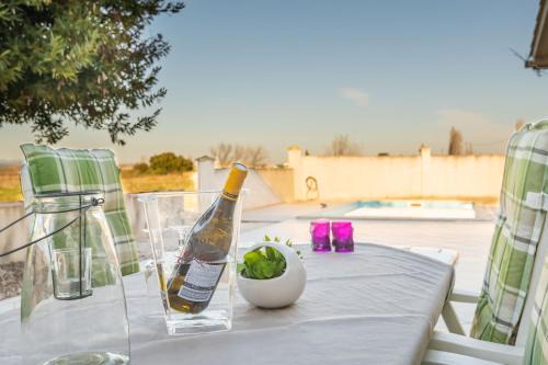 Ouveillan House | Maison des papillons