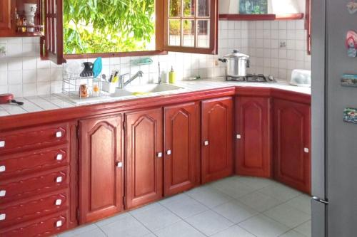 Saint-Claude House | Maison en bord de mer à Saint-Claude avec jardin et vue imprenable