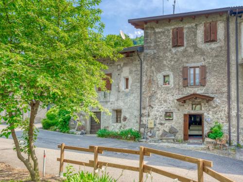 Capo di Ponte Apartment | Maison Enchantée