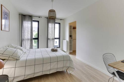 Saint-Jacques-de-la-Lande Apartment | Maison Joseph - Chambre 1