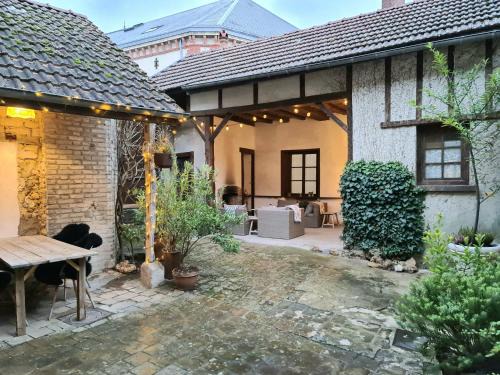 Ay House | Maison Marcks Champagne